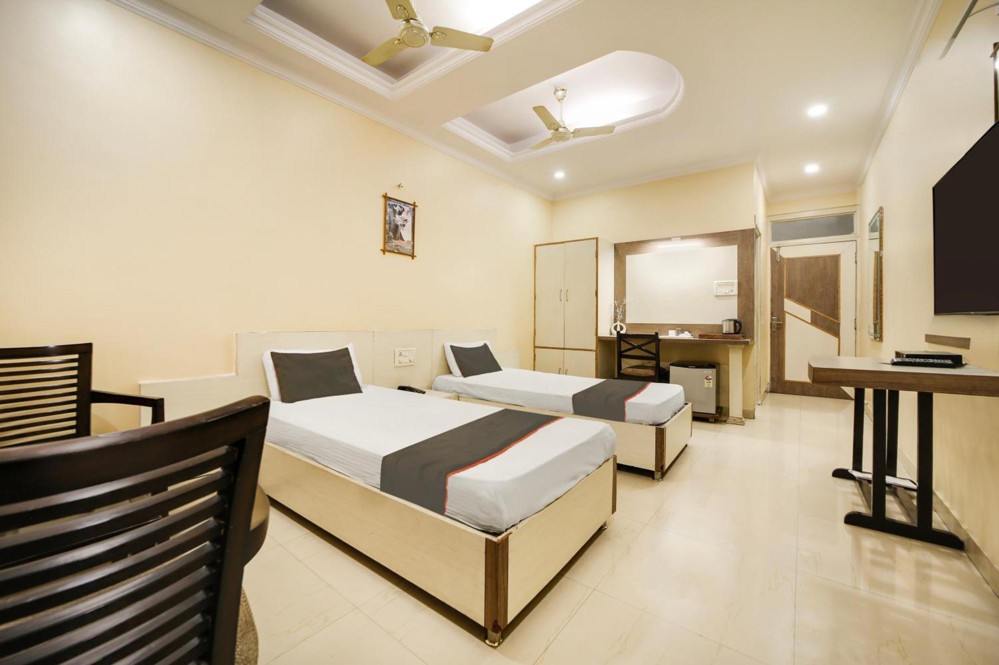 Collection O Hotel Silver Inn Бопал Екстериор снимка
