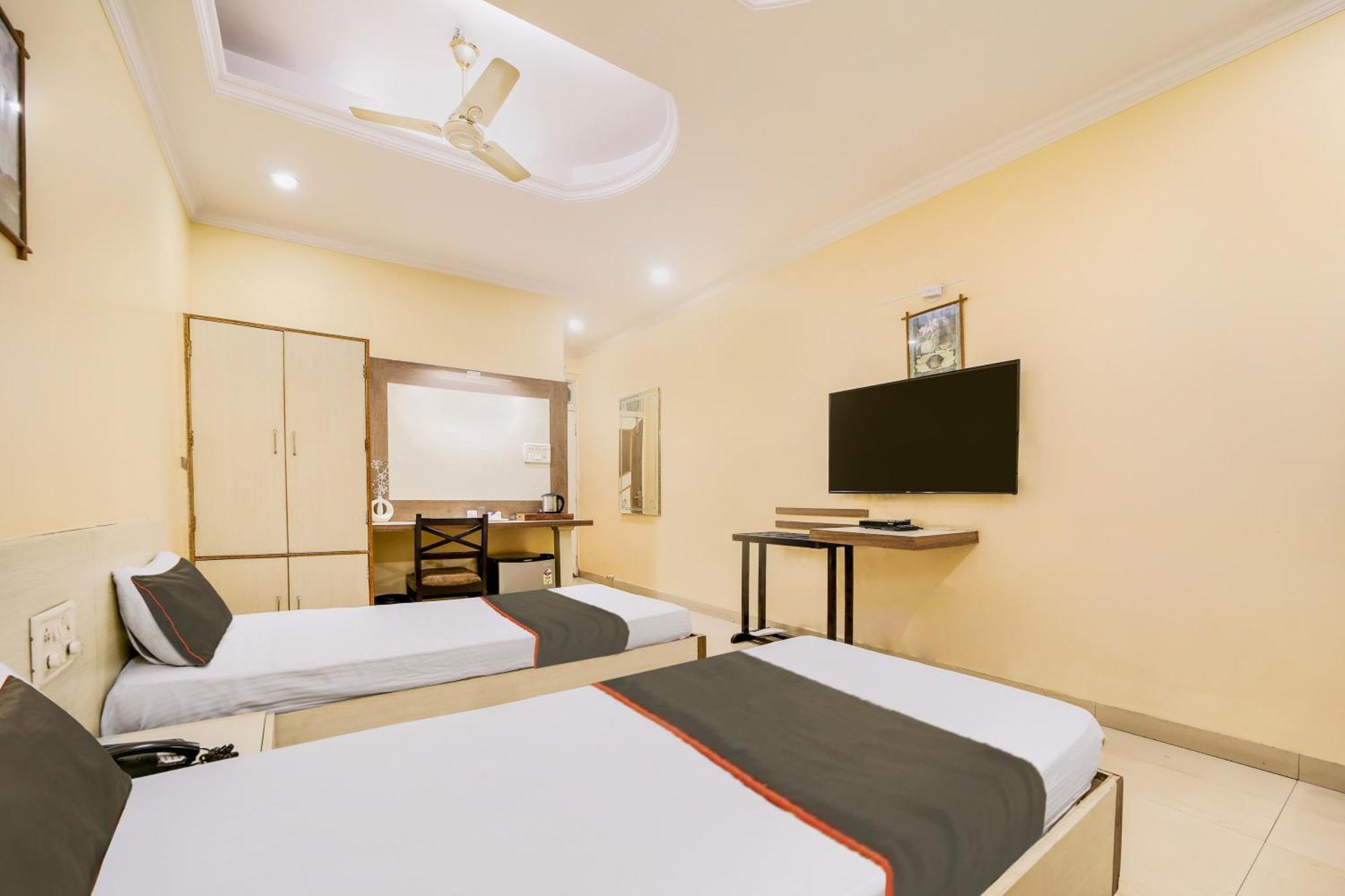 Collection O Hotel Silver Inn Бопал Екстериор снимка